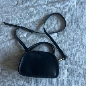 Madewell Sydney Zip up crossbody bag in Black